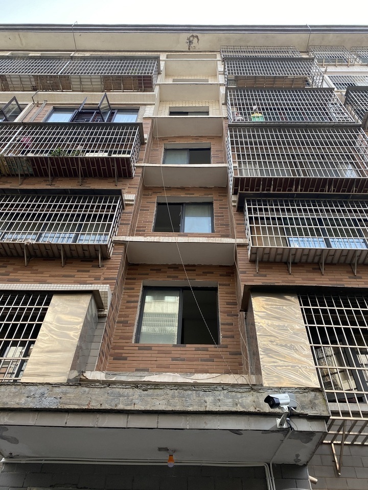 衡阳市蒸湘区蒸水大道32号政协苑2栋501室房屋及103室房屋法拍房图片4