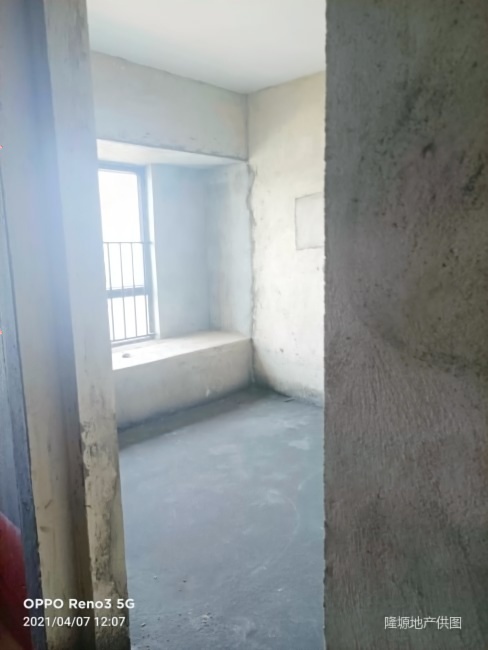 海伦堡西子湾 3室2厅 110.5㎡ 毛坯_海伦堡西子湾二手房卧室图片1