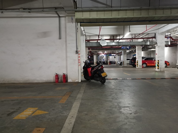 中山市西区金港路48号美林假日花园尚林苑1-4\8幢地下车库006号车位法拍房图片4