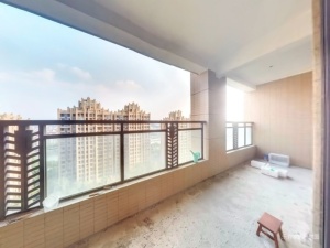 中海龙湾国际 4室2厅 251㎡ 毛坯_中山石岐街道轻轨北站二手房图片