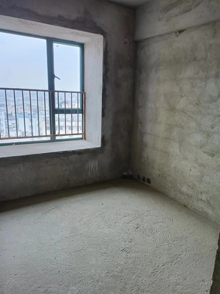 中山市阜沙镇阜港西路澳华花园1幢904房的不动产法拍房图片4