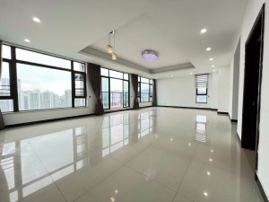 华发新城五期 4室2厅 266.6㎡ 整租珠海香洲区南湾租房图片