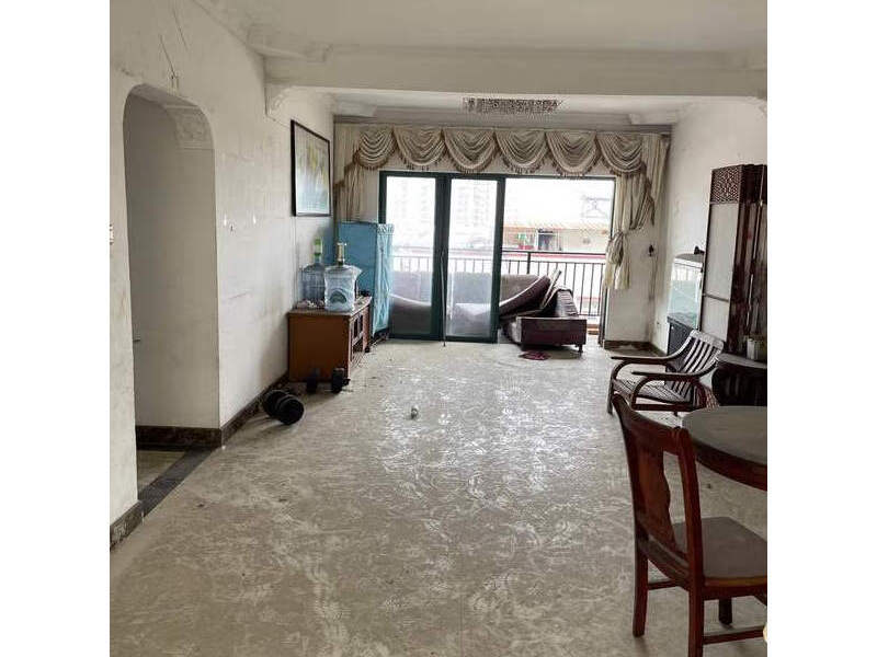 中山市三乡镇平南村鸿埠园路83号丰润豪庭2幢2梯601房的房地产及室内财产法拍房图片4