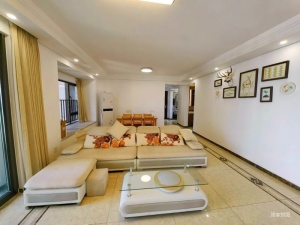 万科城南区 4室2厅 110.95㎡ 精装珠海香洲区上冲二手房图片