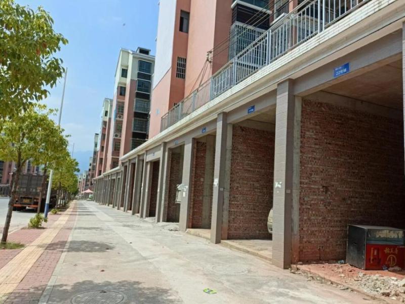 宜章县玉溪镇马耳冲小区三期15栋121号商业门面法拍房图片1