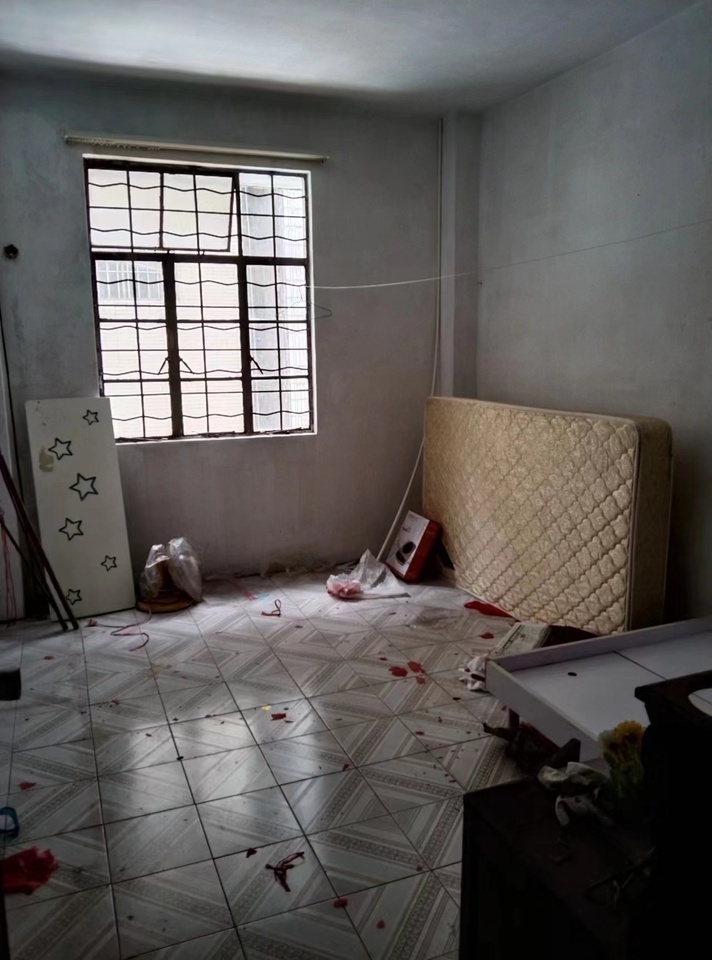 中山市小榄镇竹源岗底涌西路29号B201的不动产法拍房图片1