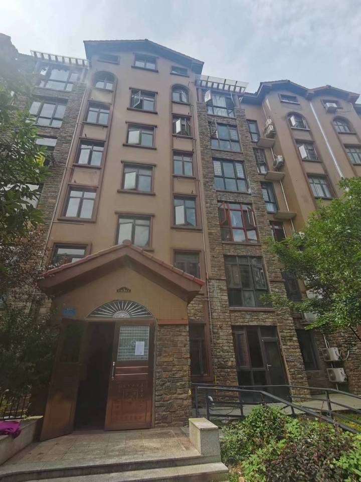 衡东县城关镇永佳路与藏青路交汇处（半山帝景11#105室）法拍房图片5