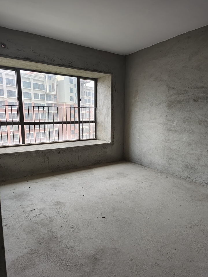 中山市黄圃镇兴圃大道中157号雅德花园6栋1402房的不动产法拍房图片4