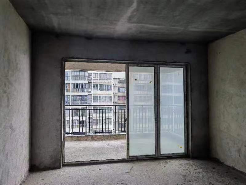 衡阳市蒸湘区解放大道58号珠江愉景新城13栋3002室法拍房图片2