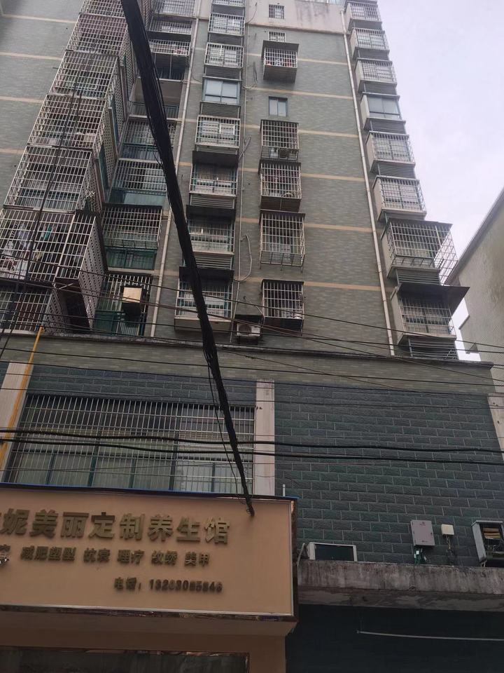 衡阳市珠晖区红星菜园50号汇通东江丽景C栋601室法拍房图片2
