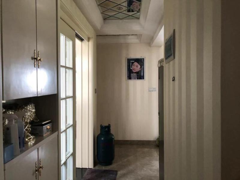 耒阳市蔡子池街道办事处五一东路与蔡伦中路交汇处国贸新城1幢2827室住宅用房法拍房图片2